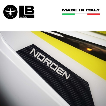 Adesivi 3D Fianchi laterali coda compatibili con Husqvarna Norden 901