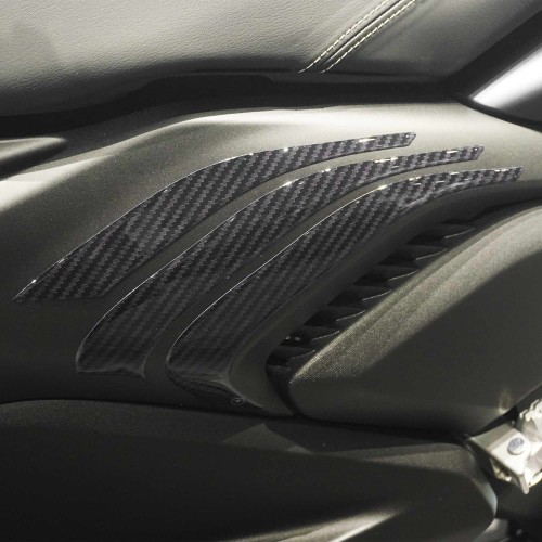 Adesivi 3D Protezione pedane piedi passeggero compatibili con Yamaha Xmax 2023