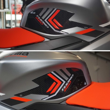 Adesivi 3D Protezioni Laterali serbatoio compatibili con Aprilia Tuono 660 2022