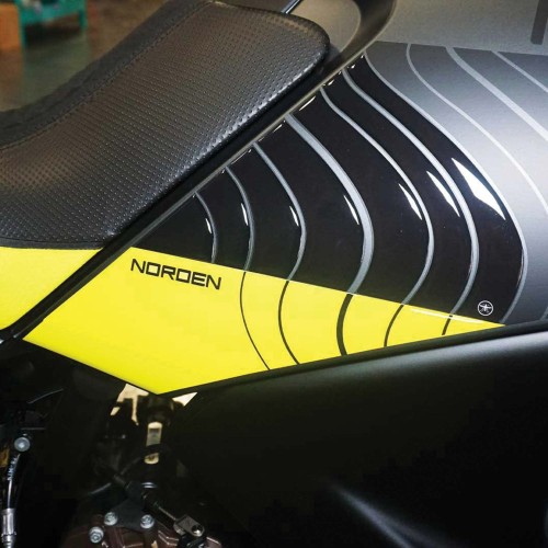 Stickers 3D Protections latérales de réservoir compatibles avec Husqvarna Norden 901