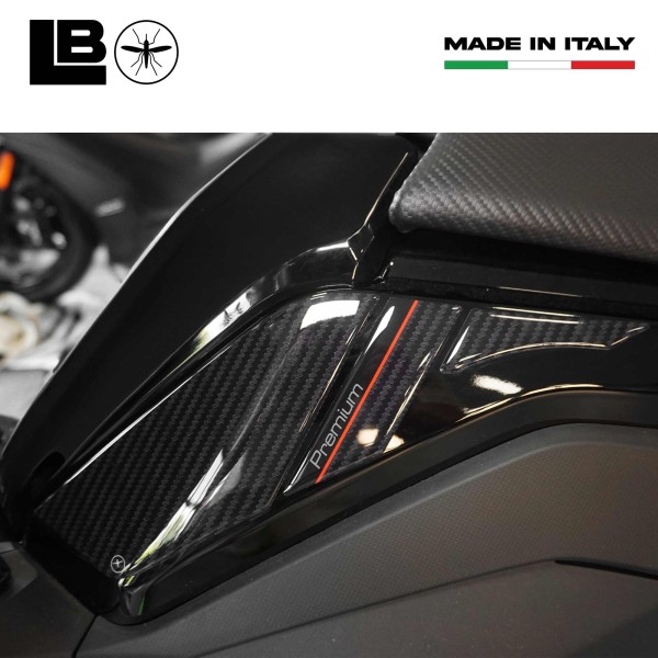 Adesivi 3D Protezioni laterali sportello compatibili con Kymco Ak550 Premium