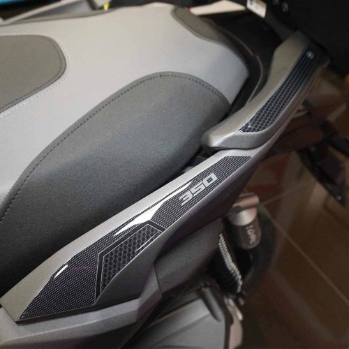 Adesivi 3D Protezioni maniglie con bauletto compatibili con Honda ADV350 2022-25