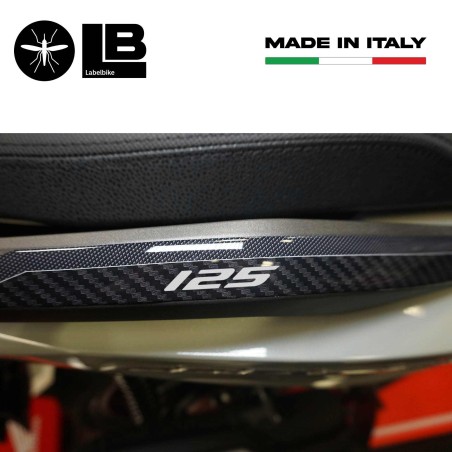 Adesivi 3D Protezioni Maniglie posteriori compatibili con Honda Forza 125 2022