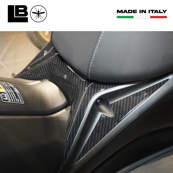 Pegatinas 3D Protectores reposapiés central compatibles con Yamaha Xmax 125-300 2023