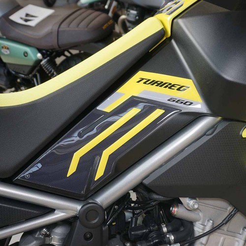 Adesivi 3D Protezioni Laterali serbatoio compatibili con Aprilia Tuareg 660 2022