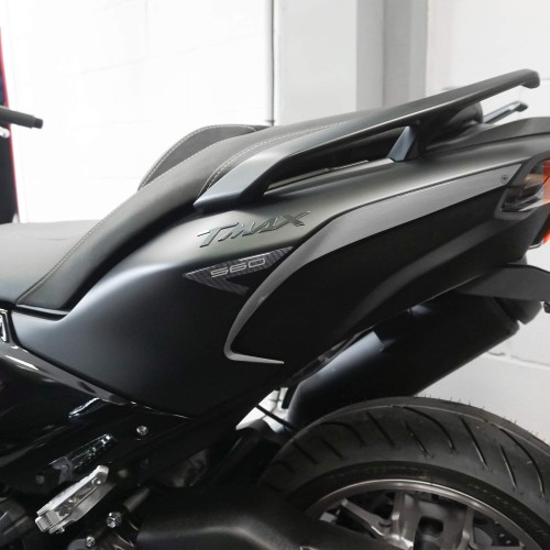 Adesivi resinati 3D paraspigoli codone scooter compatibili con Yamaha Tmax 2022-2025