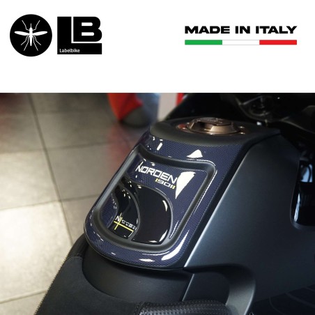 Adesivo 3D  Paraserbatoio moto compatibile con Husqvarna Norden 901