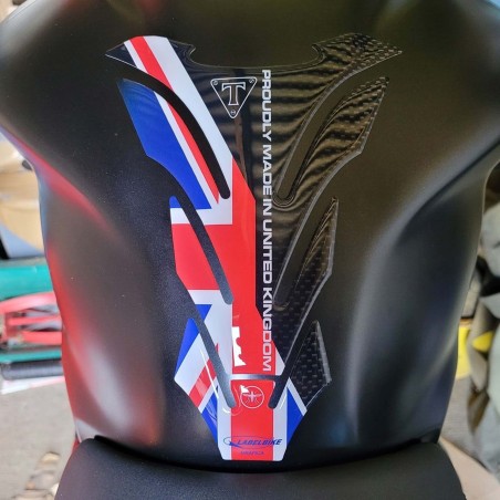 ADESIVO 3D PARASERBATOIO COMPATIBILE CON MOTO TRIUMPH - UNION JACK CARBON