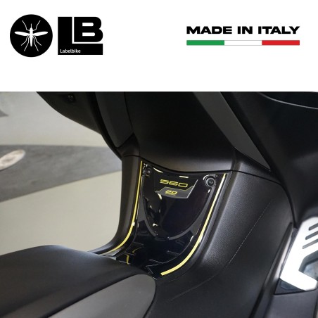 Autocollant 3D pour marchepieds avant compatible avec Yamaha Tmax 560 20Th Anniversary