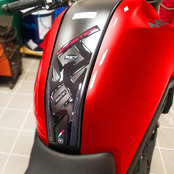 Adhesivo protector de depósito 3D compatible con Ducati Monster 937 2021