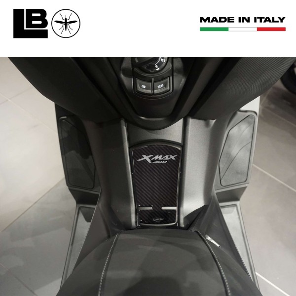 Adesivo protezione sportello serbatoio compatibile con Yamaha Xmax 300 2023-24