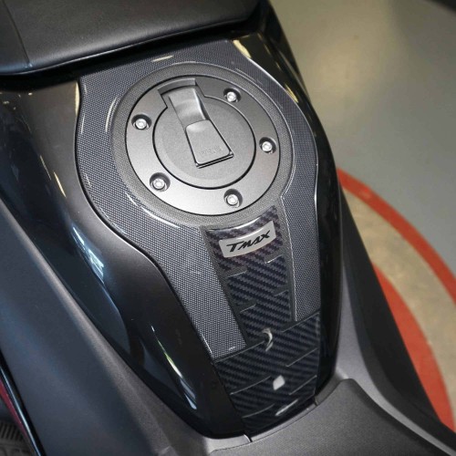 Adesivo resinato 3D Protezione Borchia Tunnel compatibile con Yamaha Tmax 2022-5