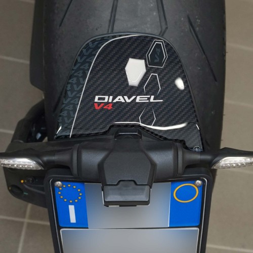 Adesivo resinato 3D Protezione Targa moto compatibile con Ducati Diavel v4 2023