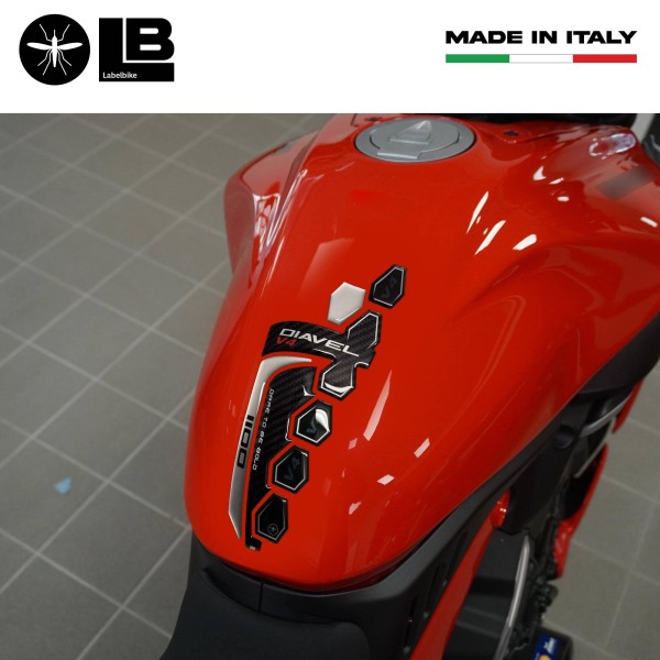 Protège réservoir adhésif 3D compatible avec Ducati Diavel v4 2023