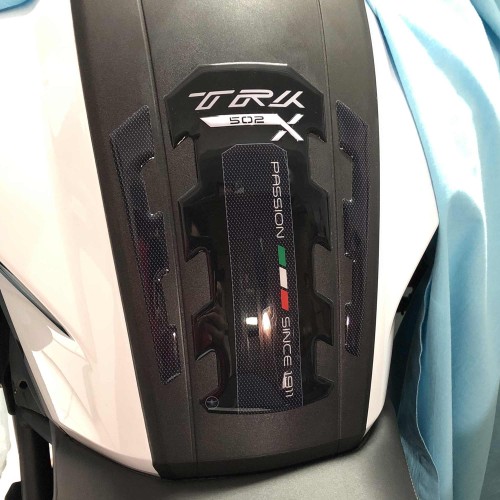 Protège réservoir 3D adhésif moto compatible Benelli TRK 502x - noir