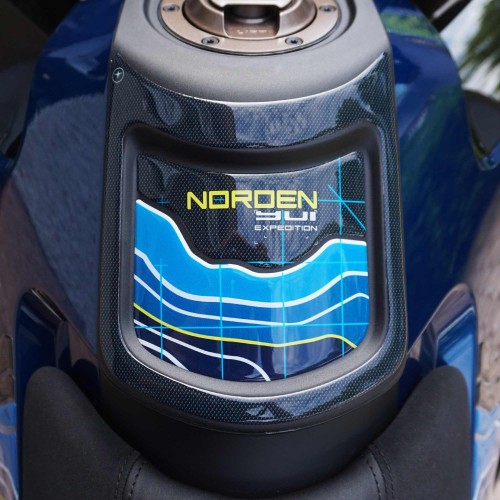 Paraserbatoio Adesivo Protezione moto compatibile con Husqvarna Norden 901 2023