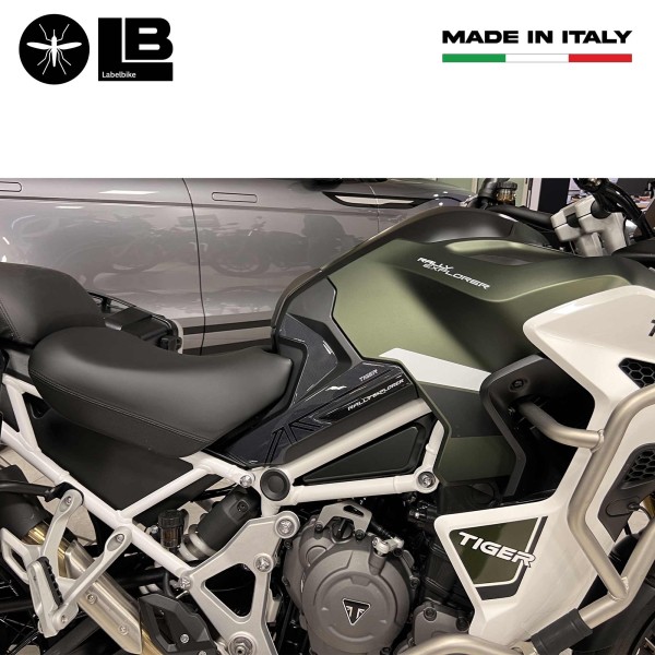 Protezioni laterali 3D compatibili con Triumph Tiger 1200 Rally Explorer 2023-25