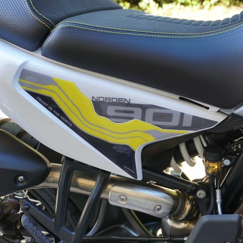 Adesivi 3D Fianchi laterali coda moto compatibili con Husqvarna Norden 901 2024