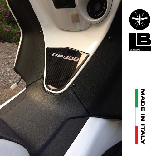 Protège-pieds central en résine 3D compatible avec le scooter Gilera Gp800 2