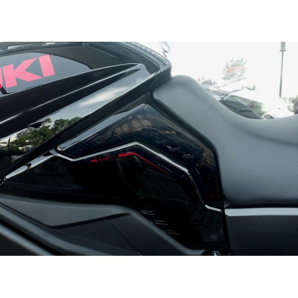 Pegatinas Protectores laterales de moto compatibles con Suzuki Katana 2019-23 Rojo