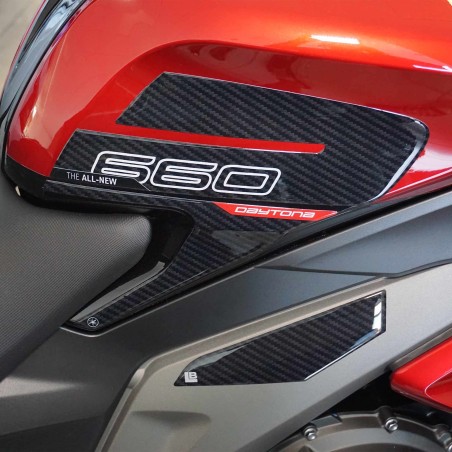 Adesivi 3D compatibili con Triumph Daytona 660 Protezioni Laterali Serbatoio