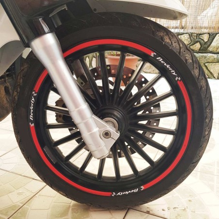 KIT ADHESIVE RIMS STRIPES kompatibel für PIAGGIO BEVERLY SCOOTERS Rot-Weiß
