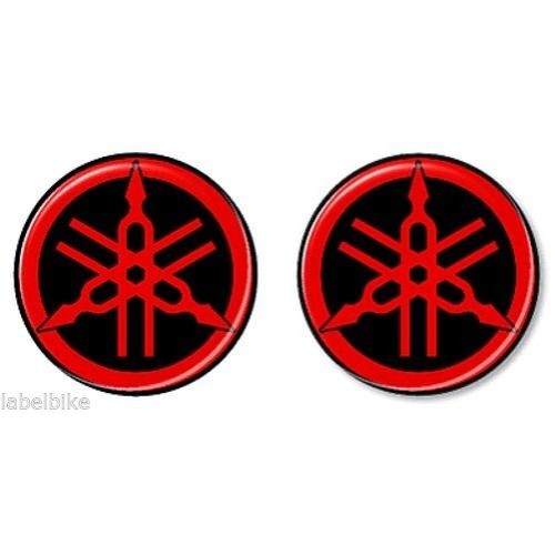 2 ADESIVI in RESINA 3D YAMAHA DIAPASON per MOTO e SCOOTER diam. 50 mm Nero-ROSSO
