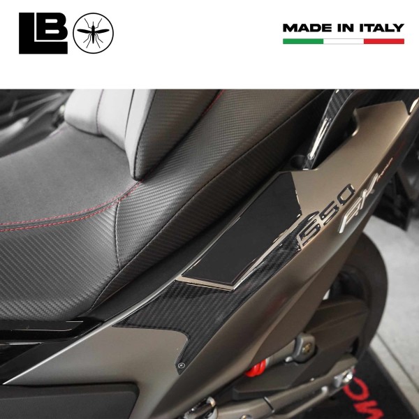 Adesivi Protezioni laterali coda sottosella compatibili con Kymco Ak550 Premium