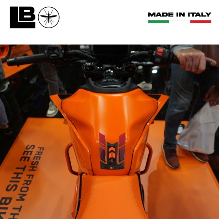 Paraserbatoio Adesivo 3D Protezione moto compatibile con KTM 390 Duke 2024-2025