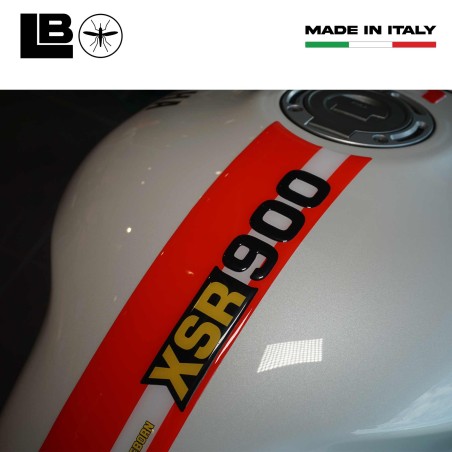 Adesivo 3D Paraserbatoio moto compatibile con Yamaha XSR 900 2022-25 Legend Red