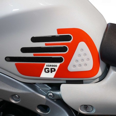 Adesivi 3D Protezioni Laterali Serbatoio compatibili con Yamaha XSR900 GP 2025