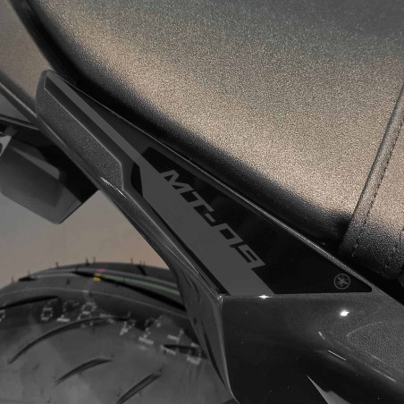 Protector trasero adhesivo 3D compatible con Yamaha MT-09 2024-2025