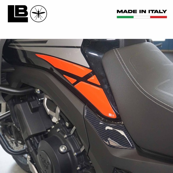 Adesivi 3D Protezioni Laterali Serbatoio compatibili con Morbidelli T1002VX 2025